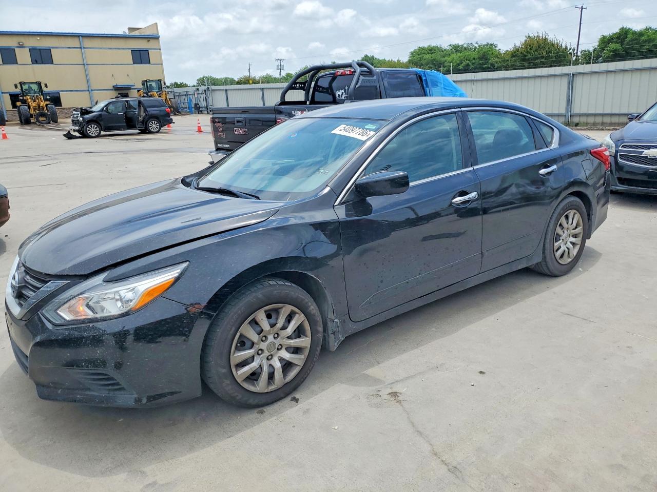 Salvage Nissan Altima Image