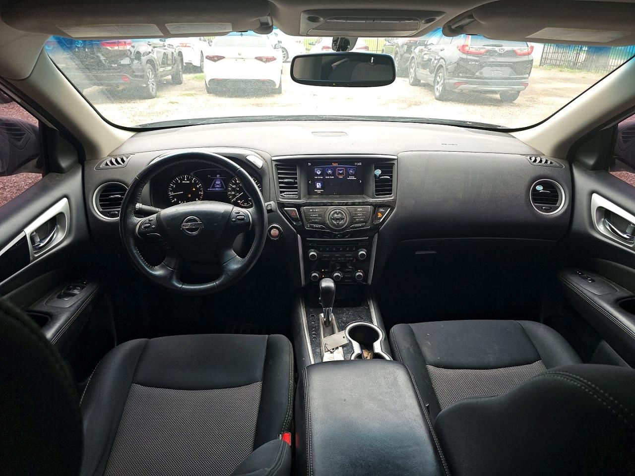 Nissan Pathfinder Sv