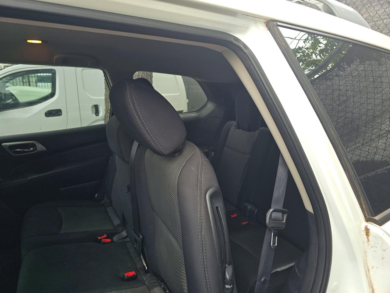 Nissan Pathfinder Sv