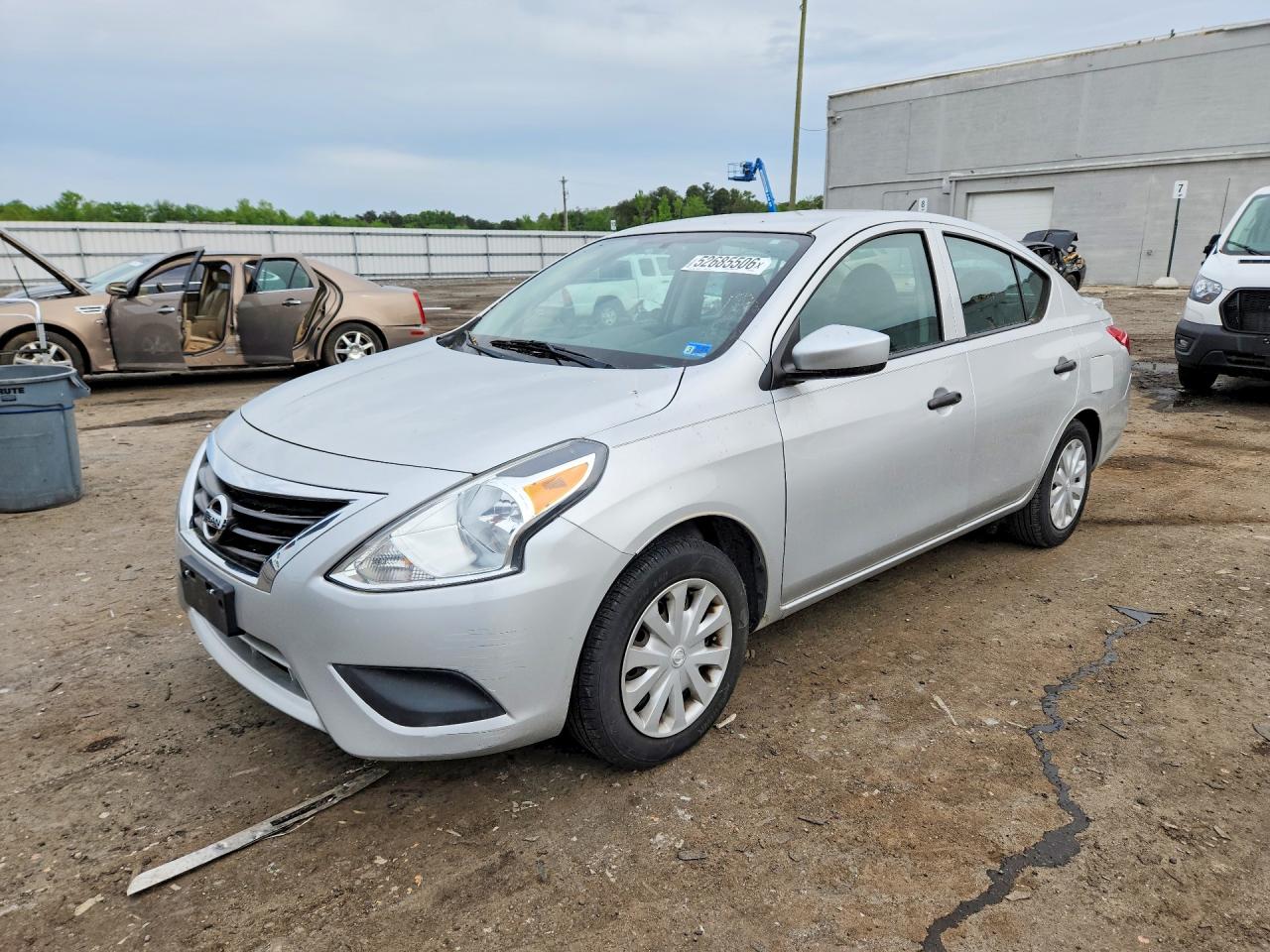 Salvage Nissan Versa Image