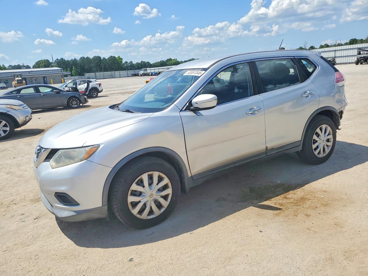 Salvage Nissan Rogue Image