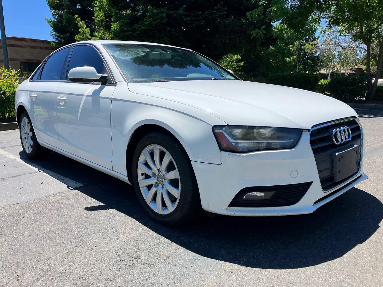 2013 Audi A4 WAUAFAFL8DA******