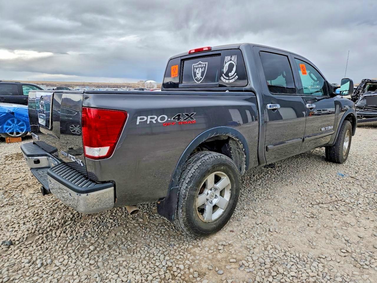 Nissan Titan Sv