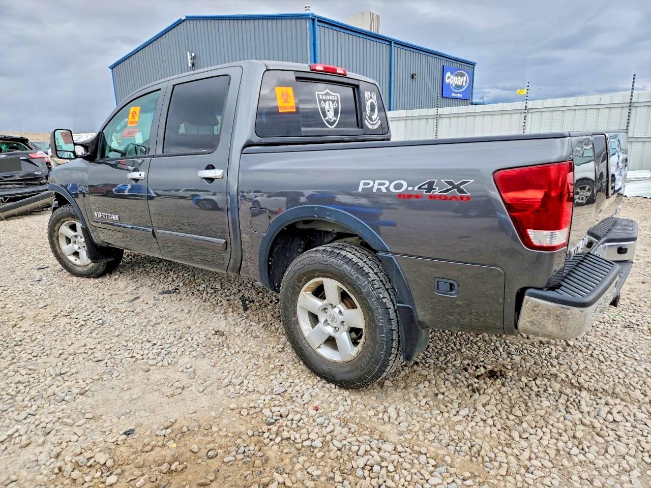 Nissan Titan Sv