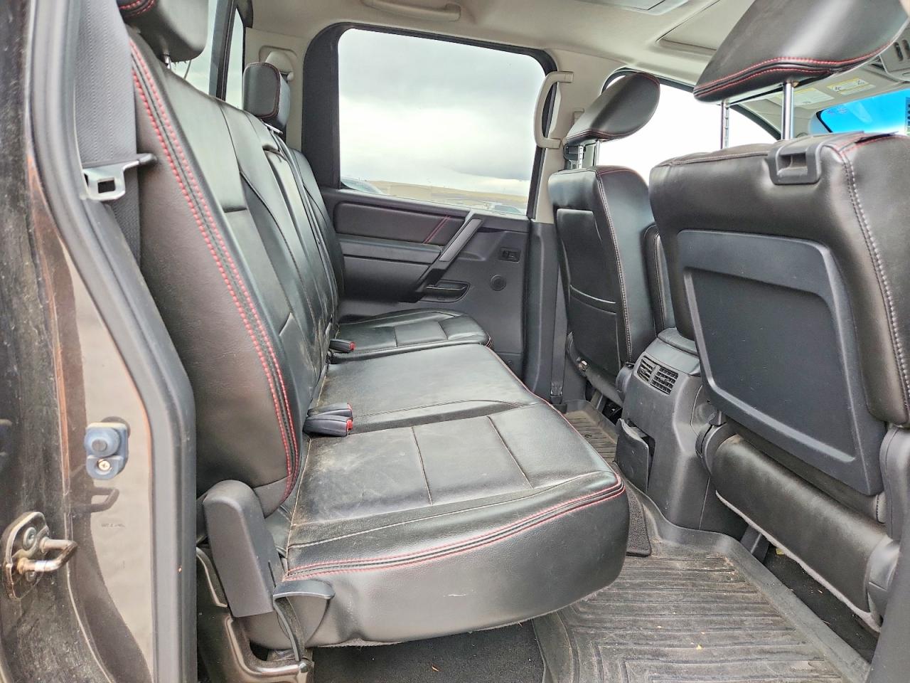 Nissan Titan Sv