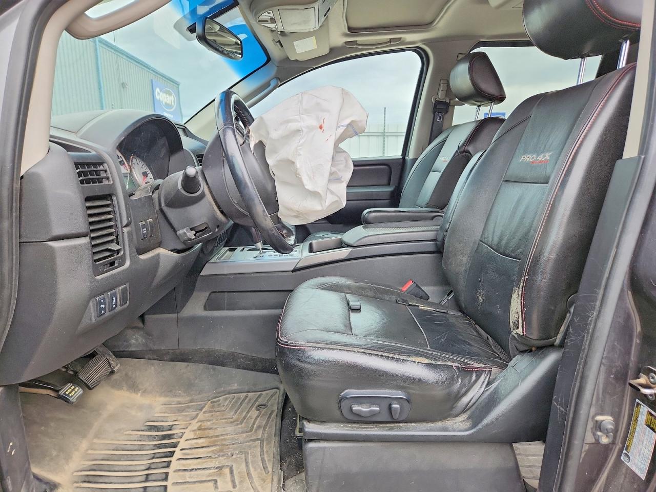 Nissan Titan Sv