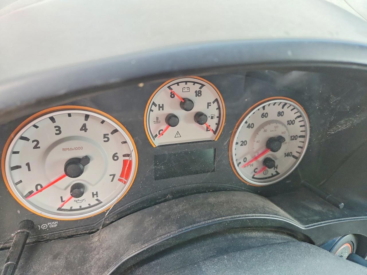 Nissan Titan Sv