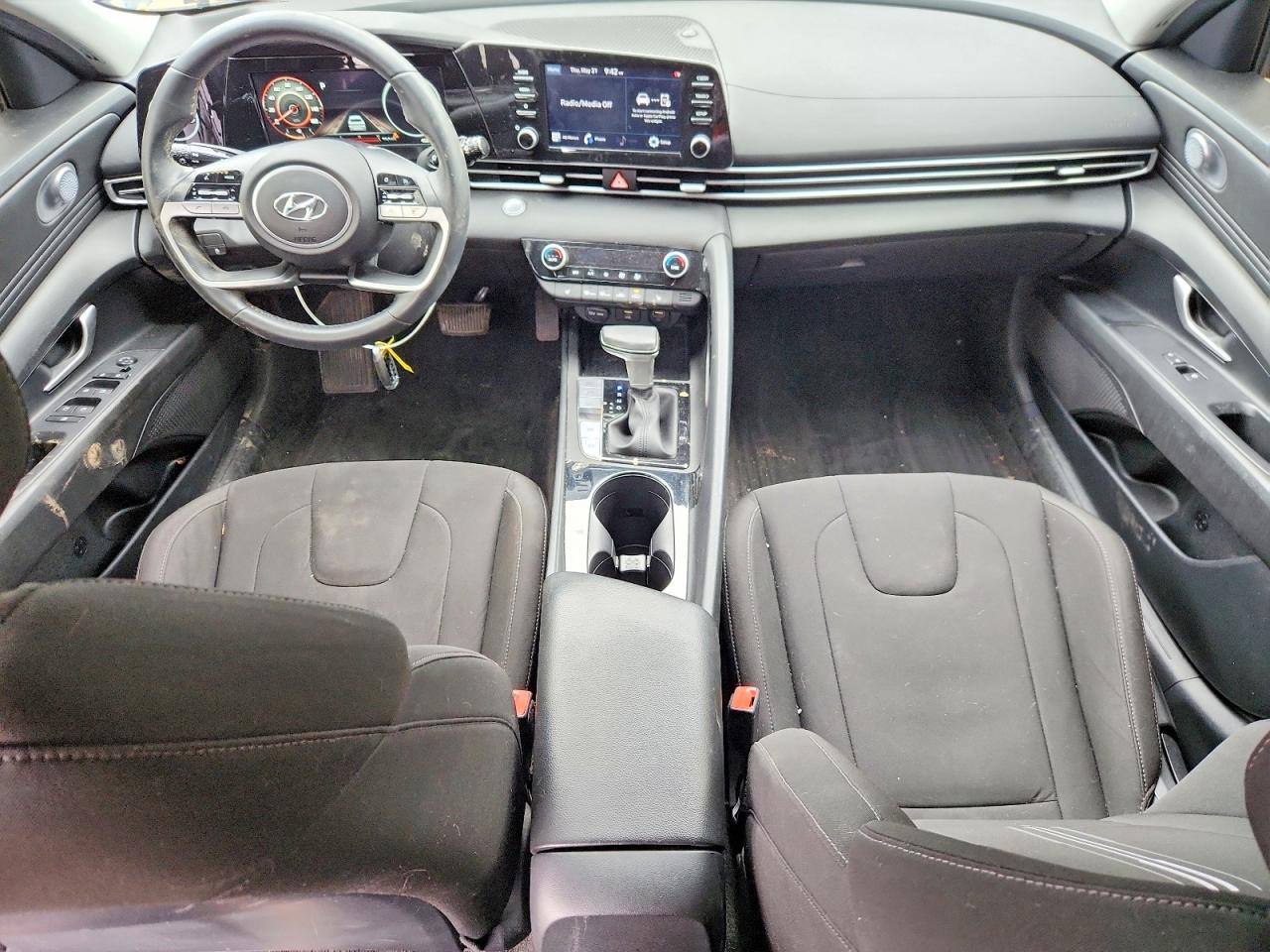 Hyundai ELANTRA Sel