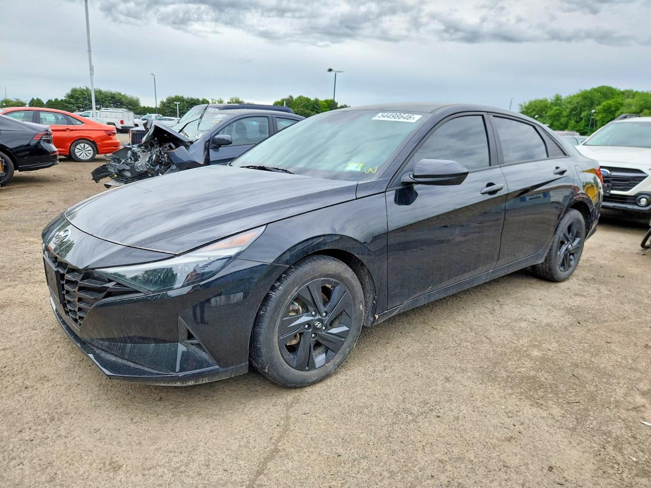 Salvage Hyundai ELANTRA Image