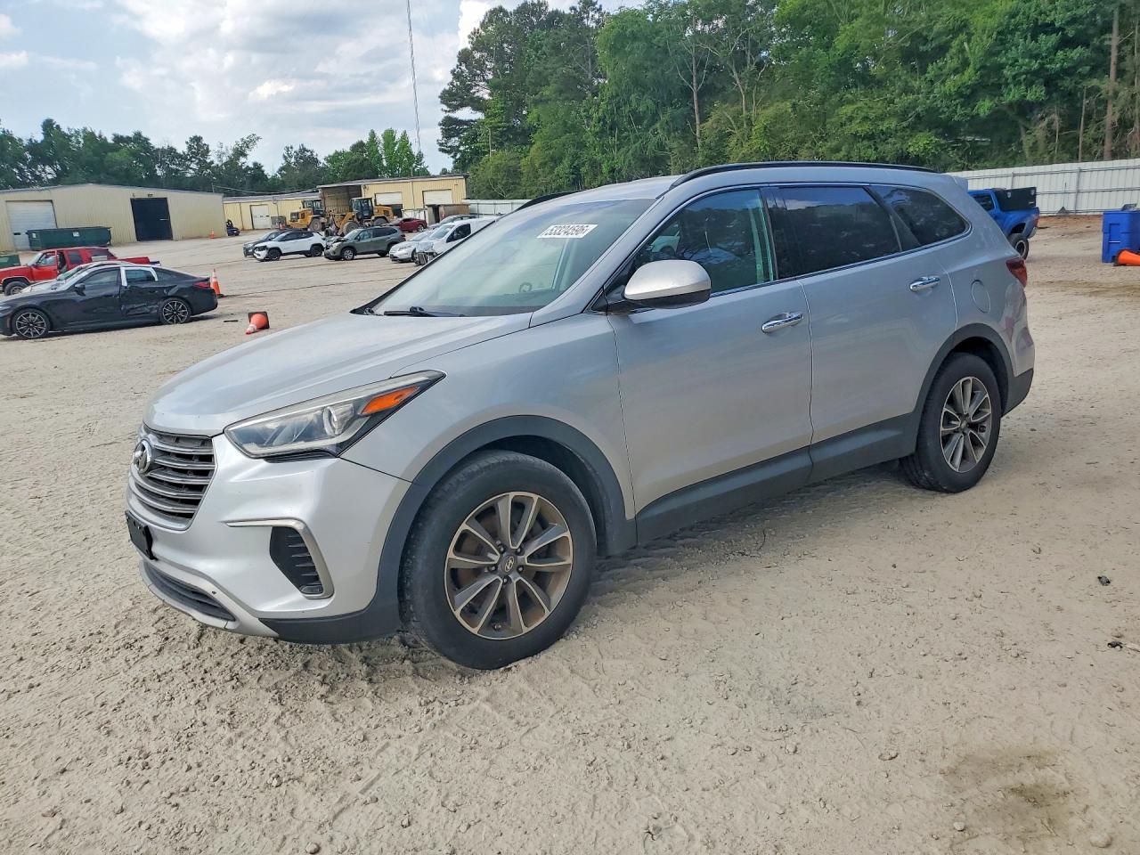 Salvage Hyundai SANTA FE Image