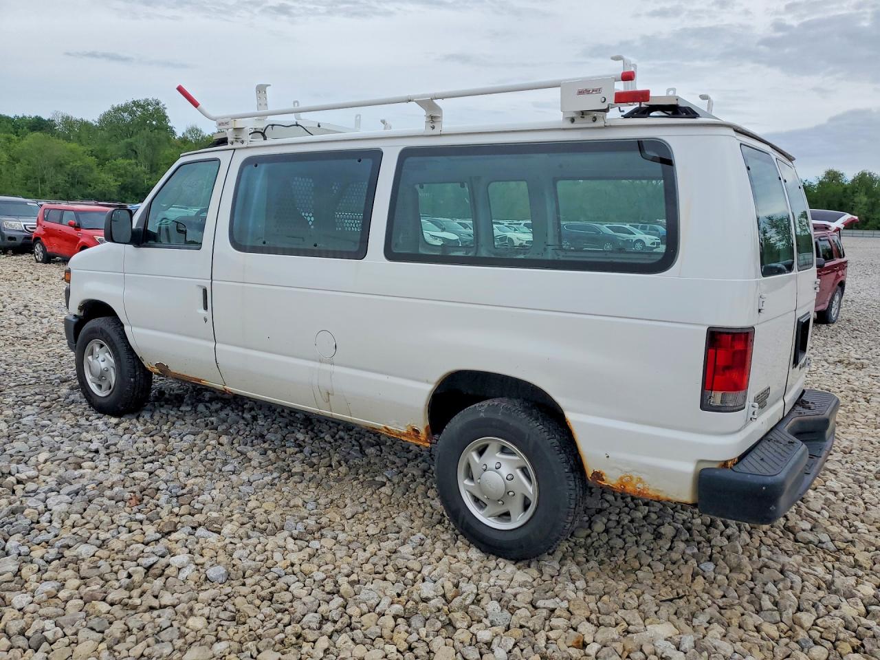 Ford Econoline E250 Van
