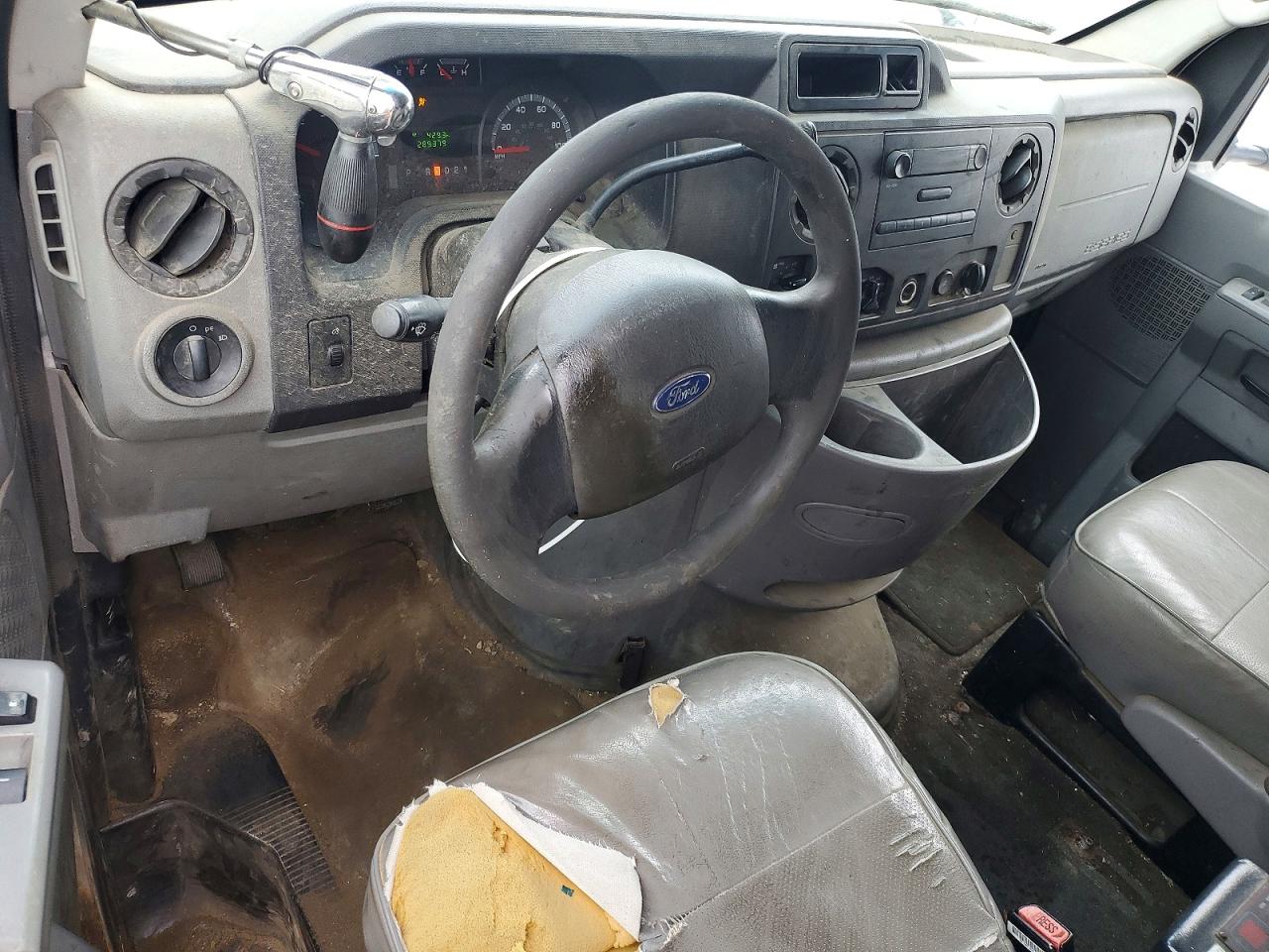Ford Econoline E350 Super Duty Van
