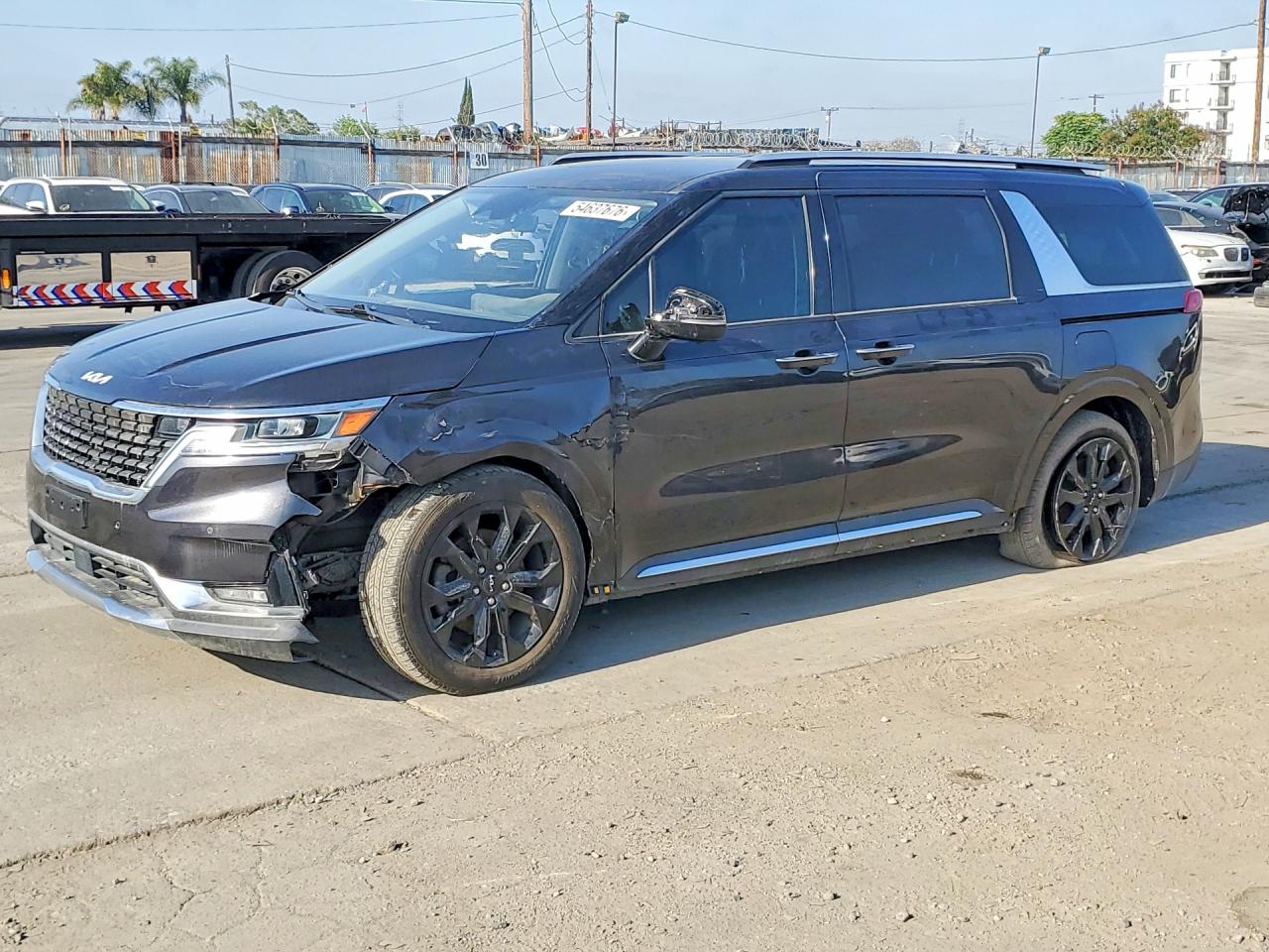 Salvage Kia Carnival Image