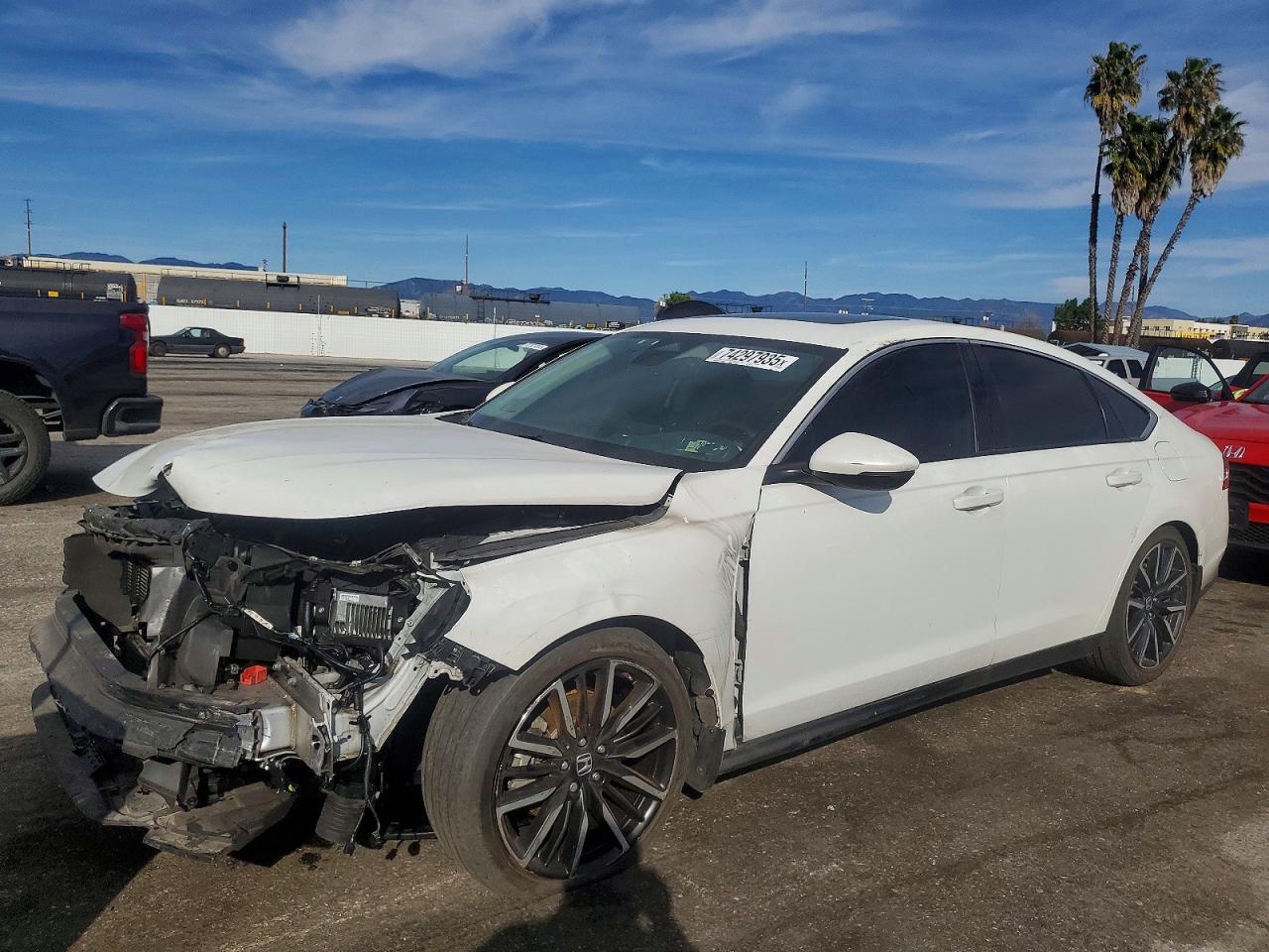Salvage Honda Accord Image