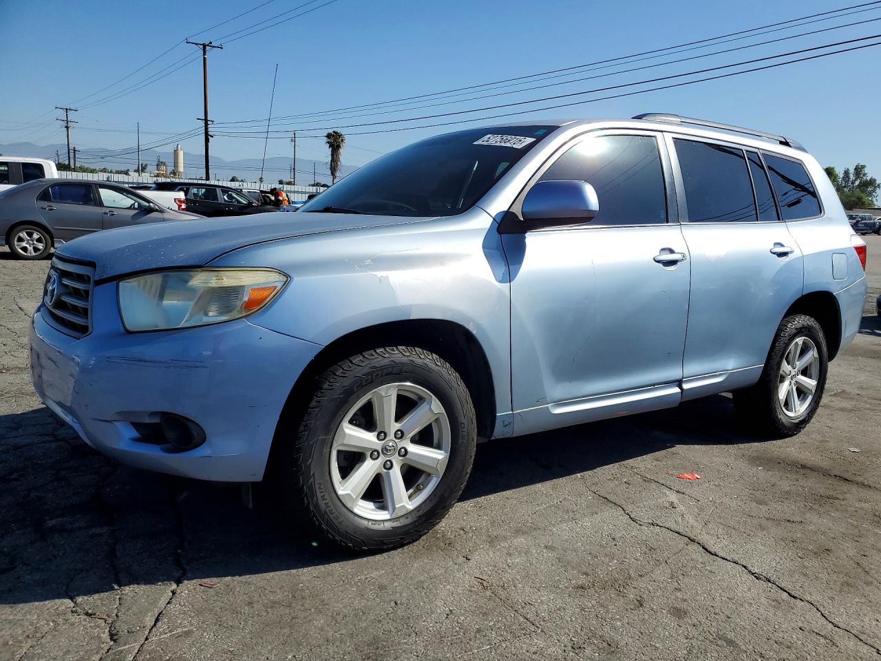 Salvage Toyota Highlander Image