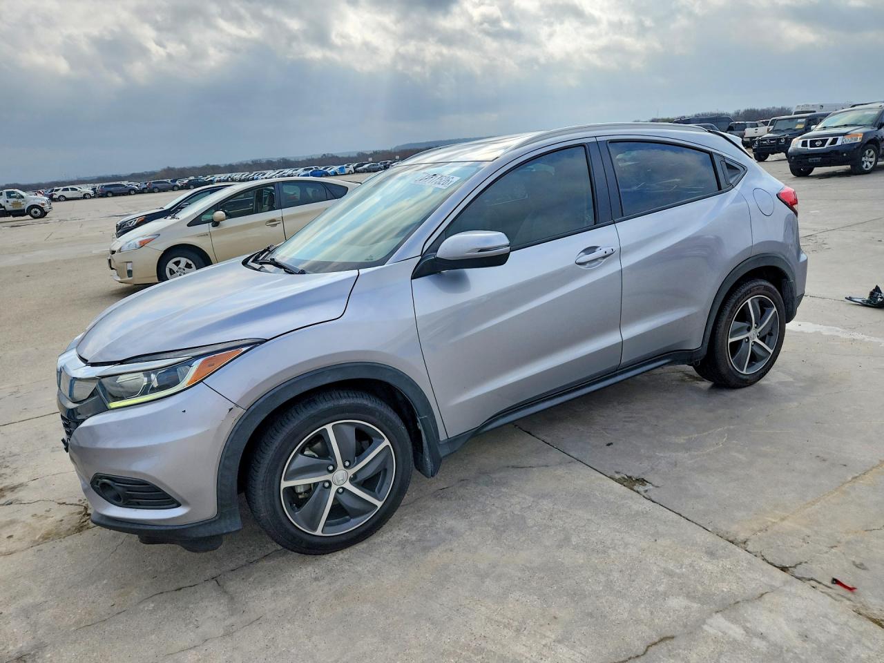 Salvage Honda HR-V Image