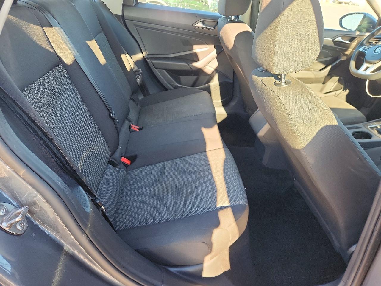 Volkswagen Jetta S