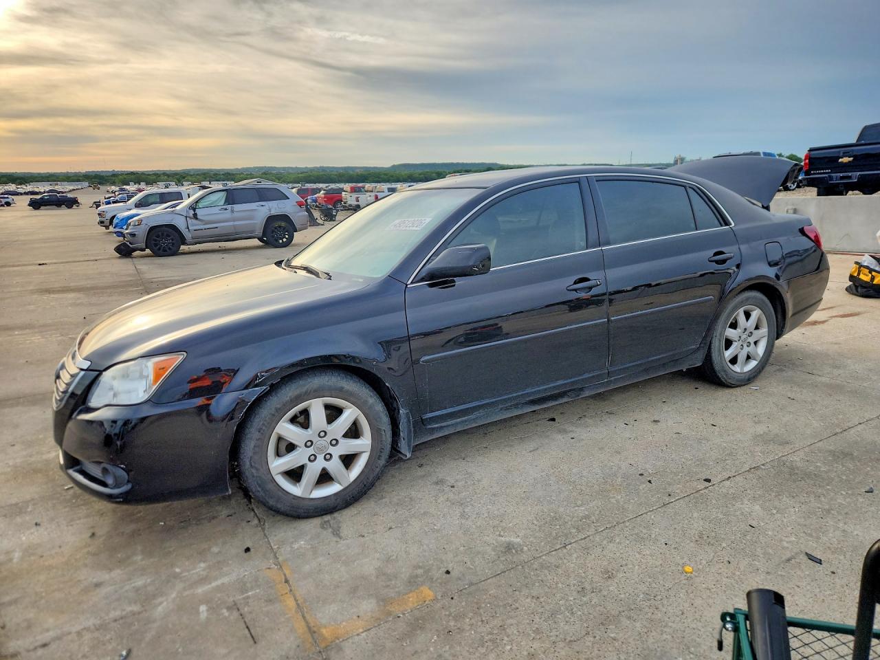 Salvage Toyota Avalon Image