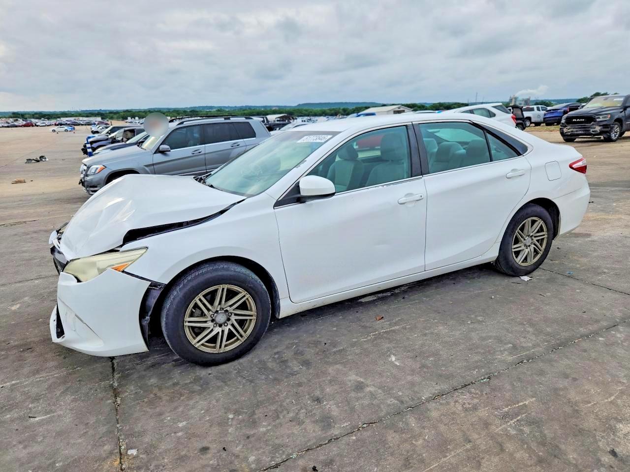 Salvage Toyota Camry Image