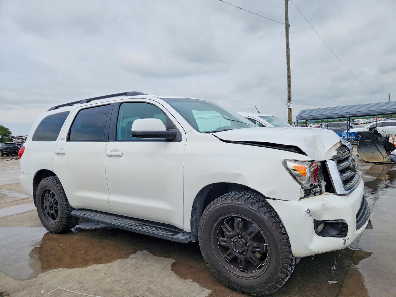Toyota Sequoia Sr5
