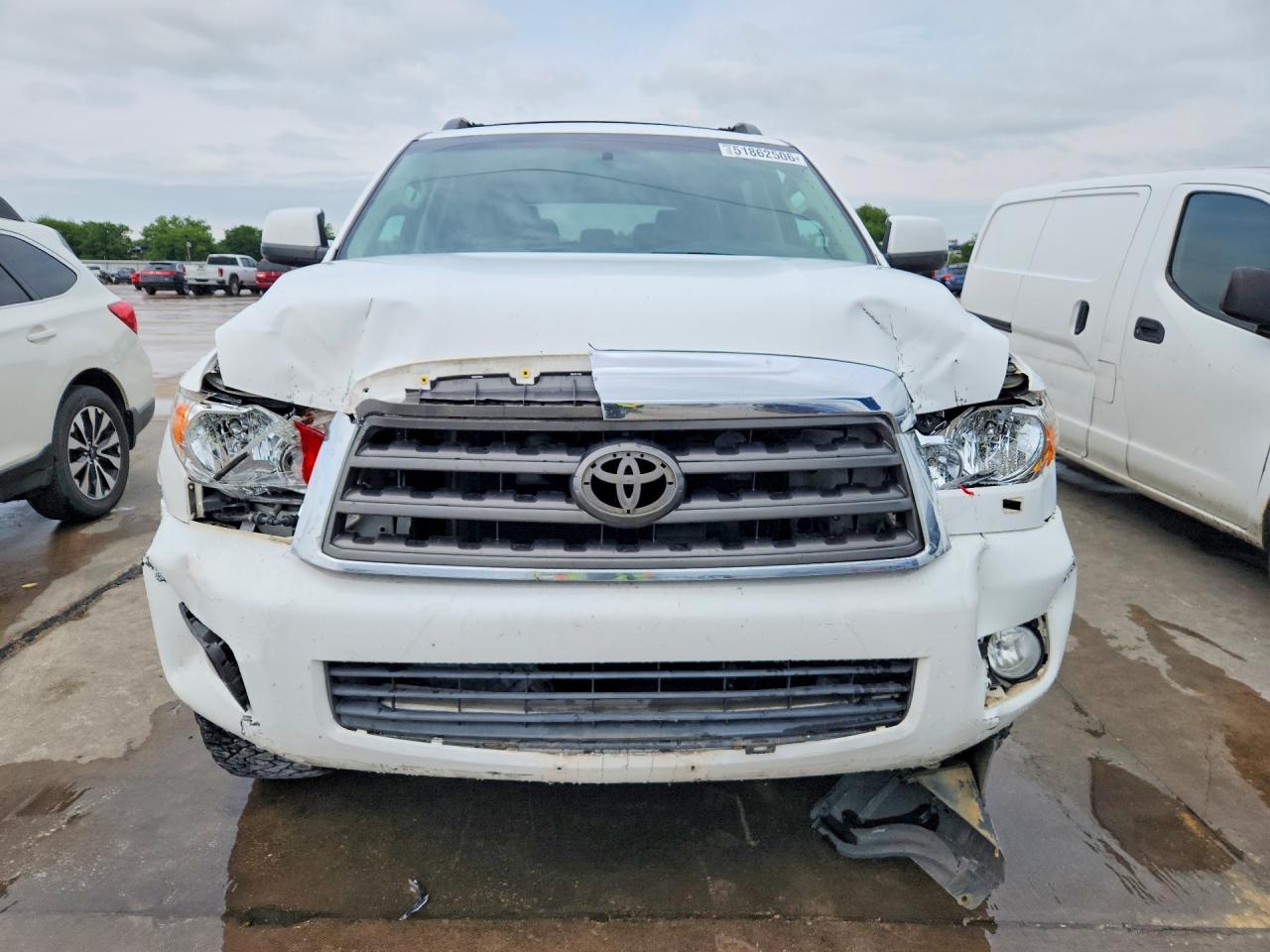 Toyota Sequoia Sr5