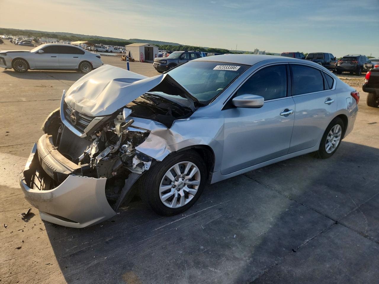 Salvage Nissan Altima Image