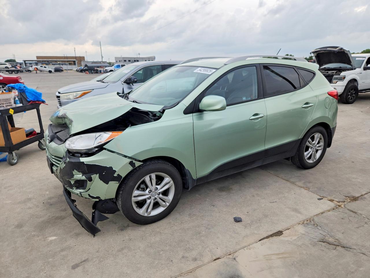 Salvage Hyundai TUCSON Image