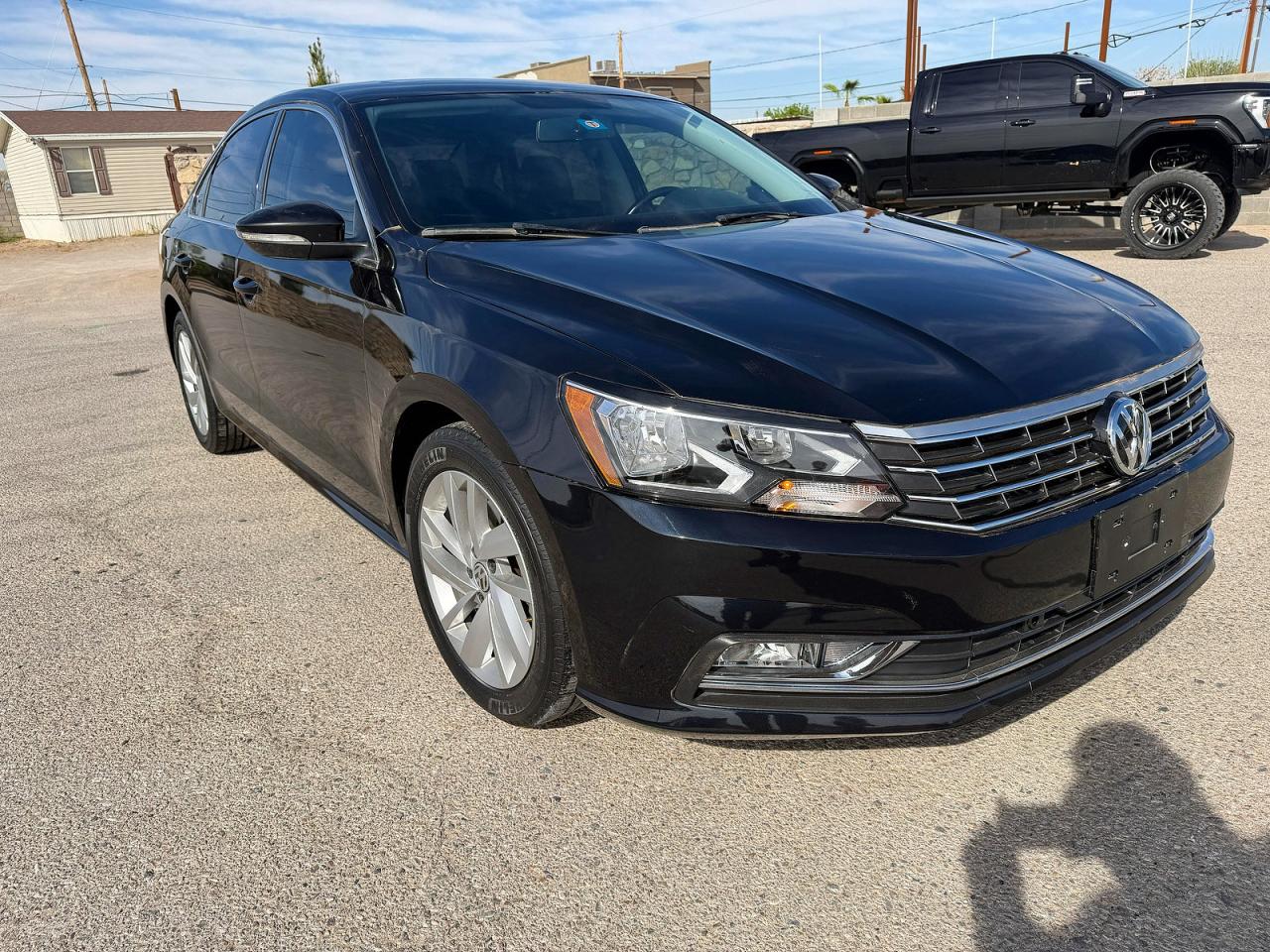Salvage Volkswagen Passat Image