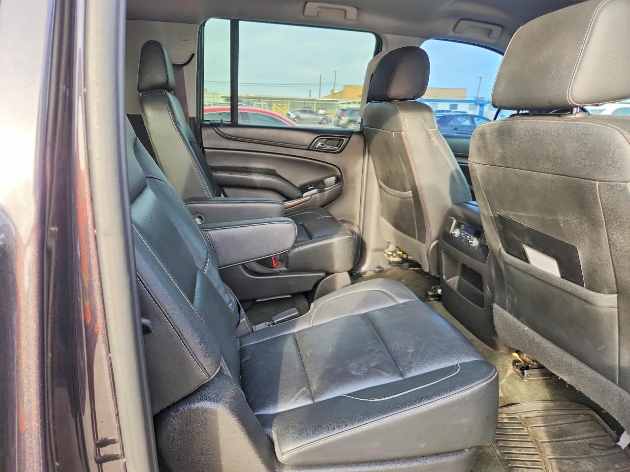 Chevrolet Suburban C1500 Lt
