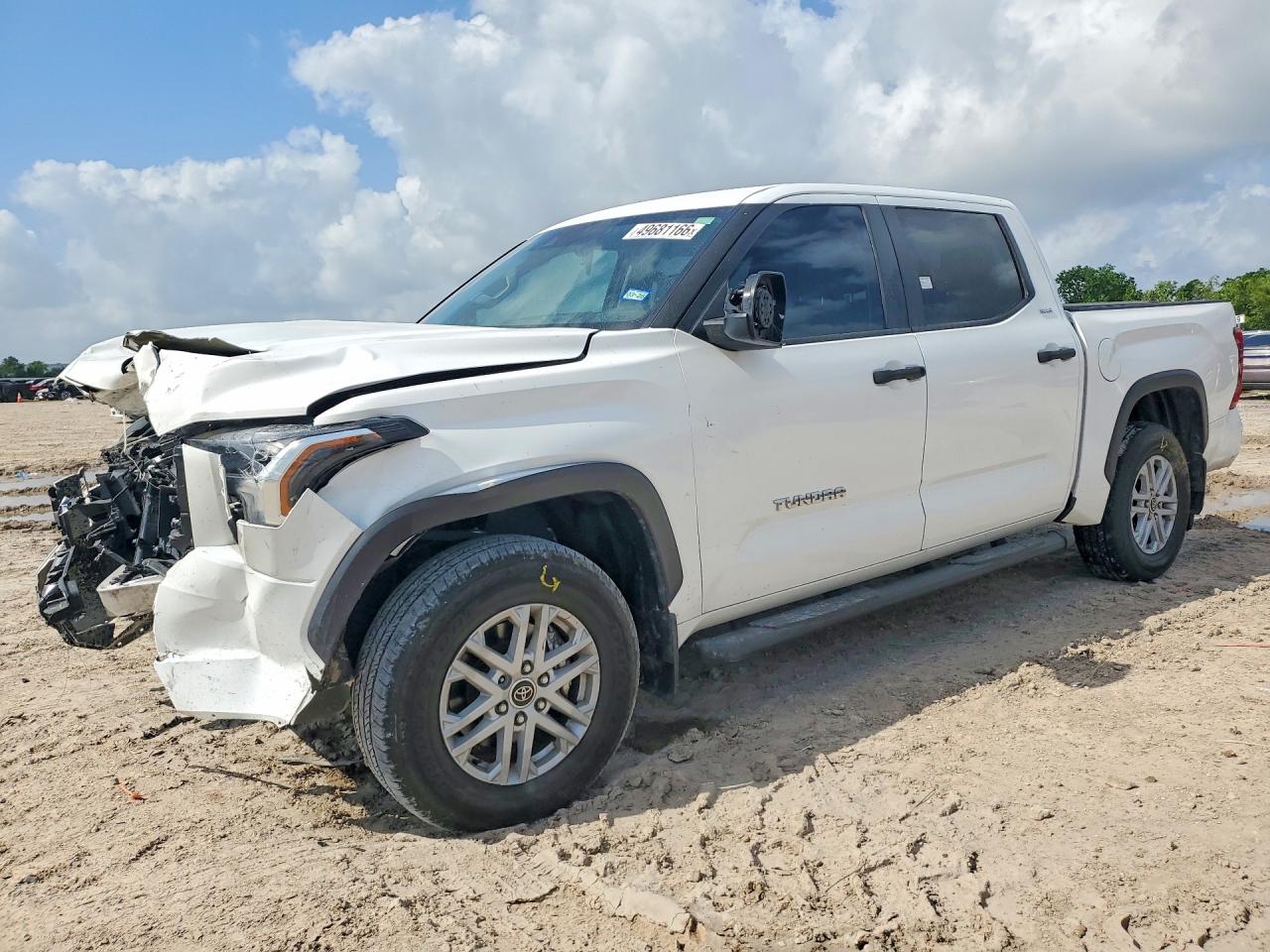 Salvage Toyota Tundra Image