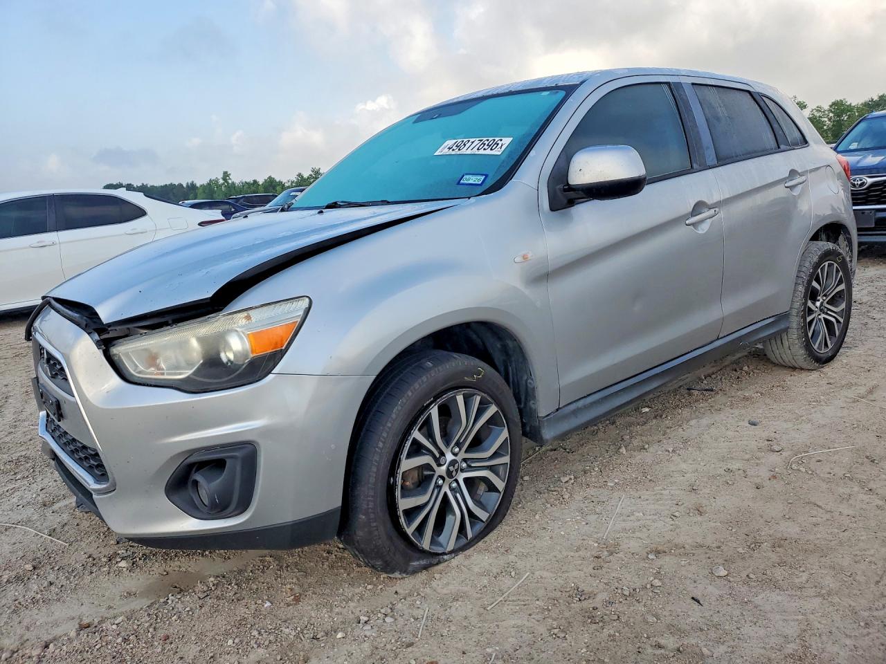 Salvage Mitsubishi Outlander Image