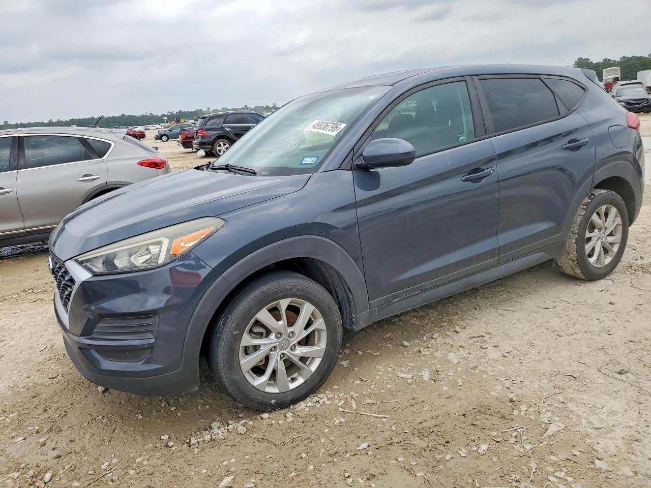 Salvage Hyundai TUCSON Image