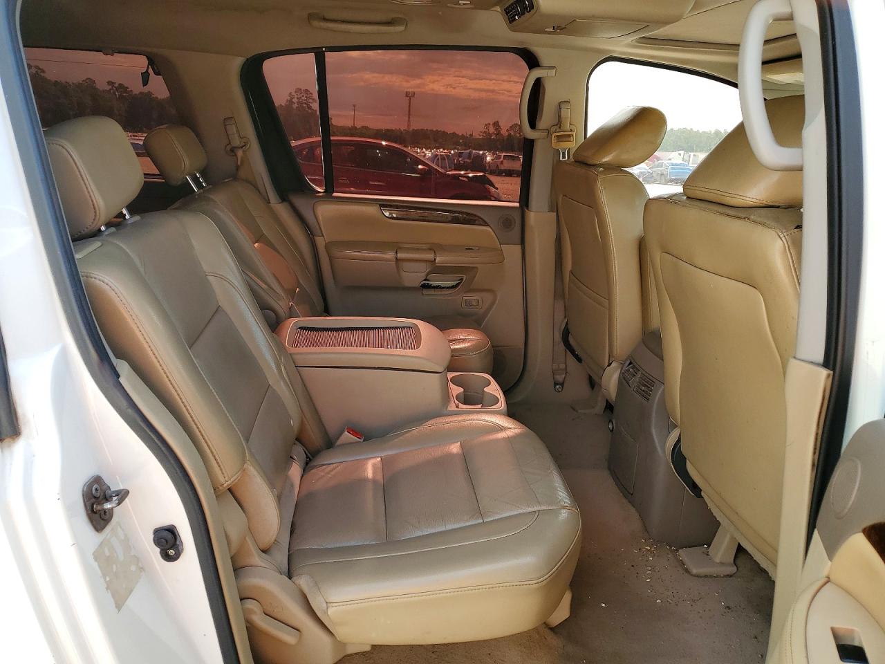 Nissan Armada Platinum