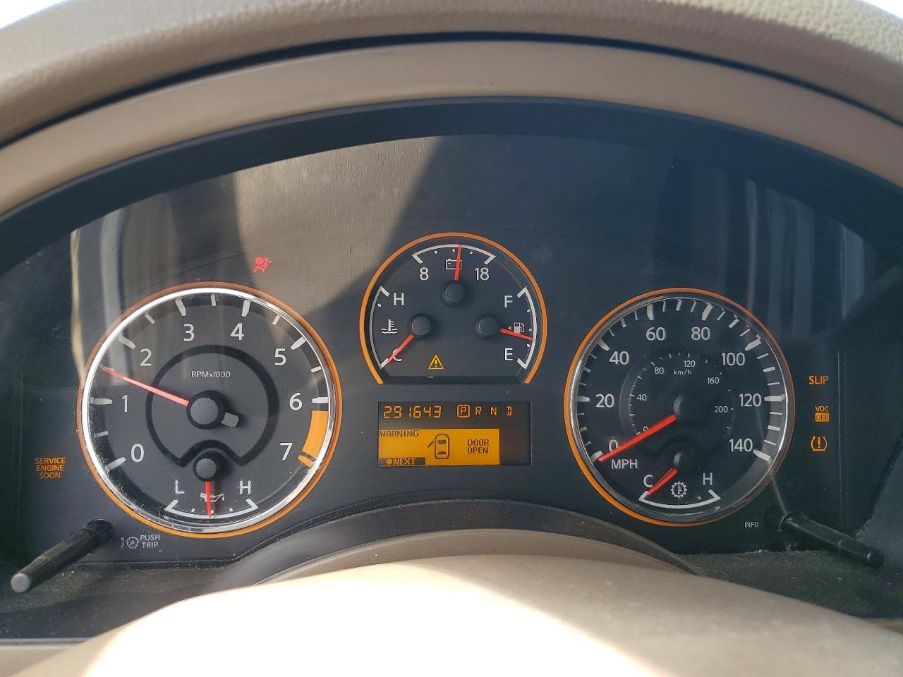 Nissan Armada Platinum