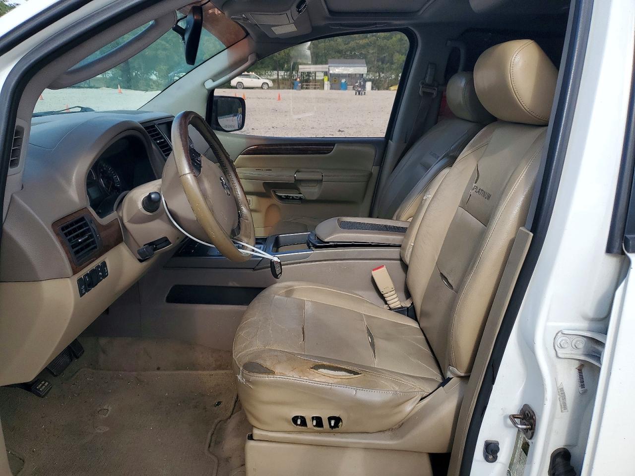 Nissan Armada Platinum