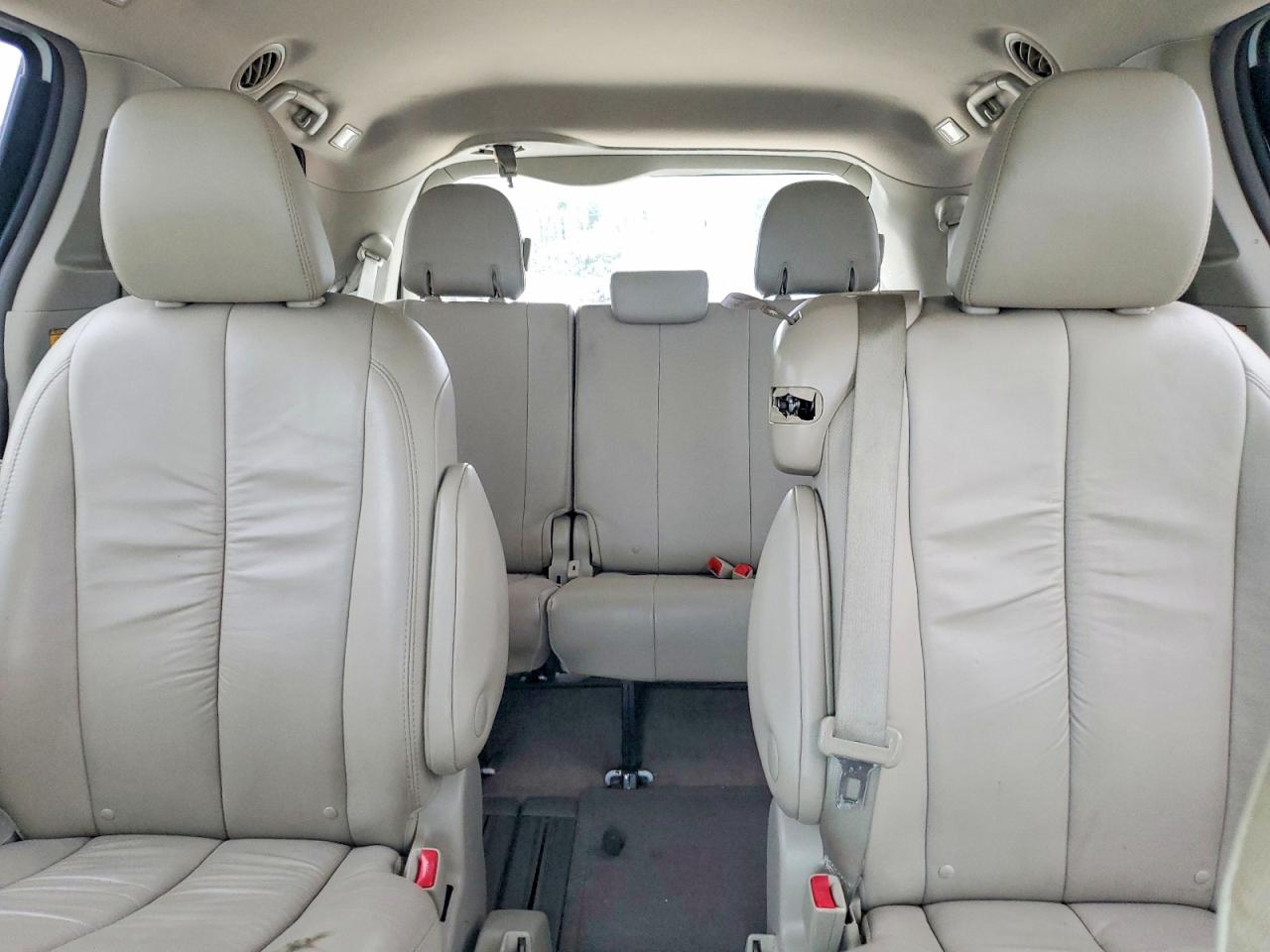 Toyota Sienna Xle 8-passenger