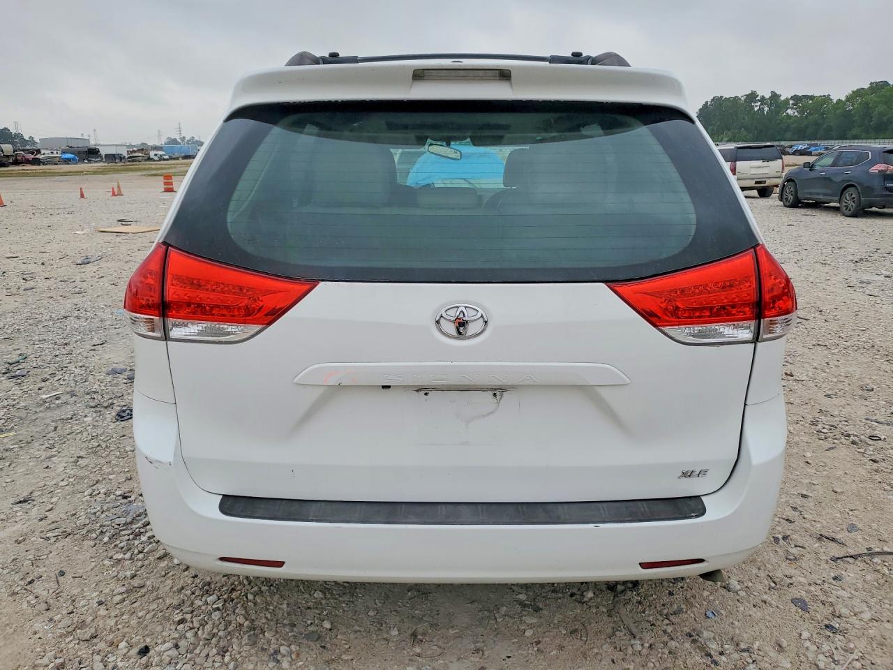 Toyota Sienna Xle 8-passenger
