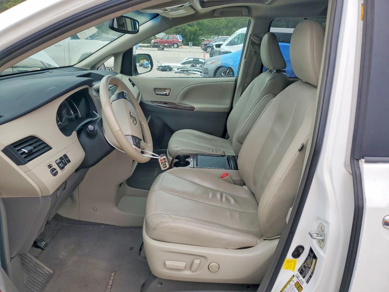 Toyota Sienna Xle 8-passenger