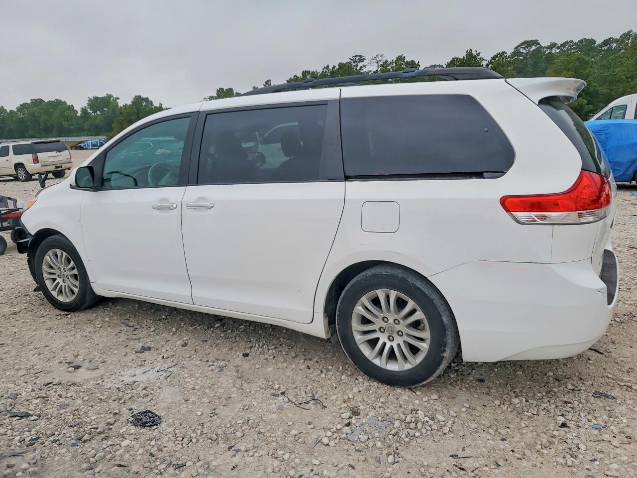 Toyota Sienna Xle 8-passenger