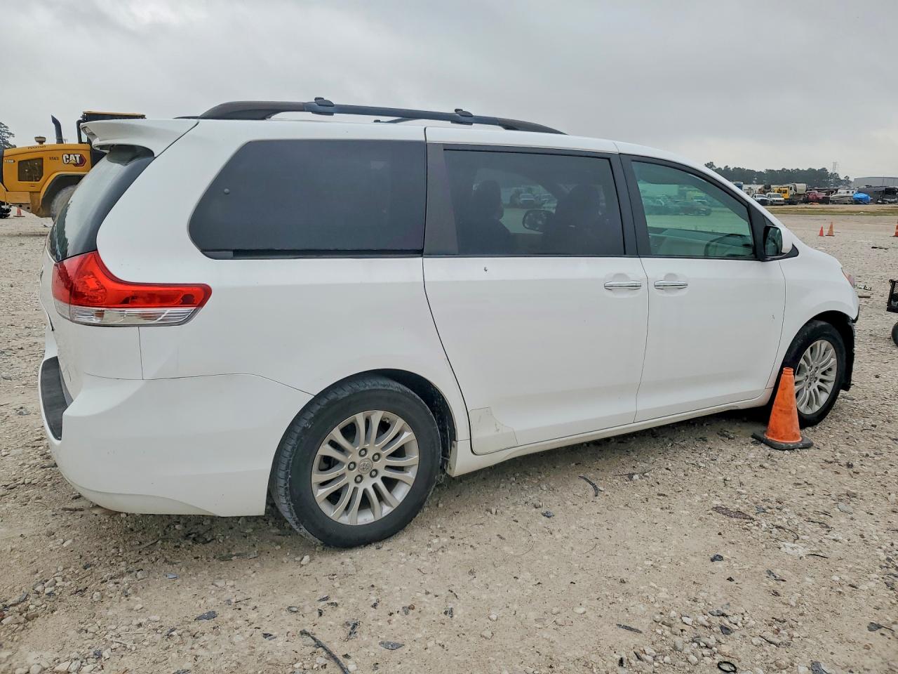 Toyota Sienna Xle 8-passenger