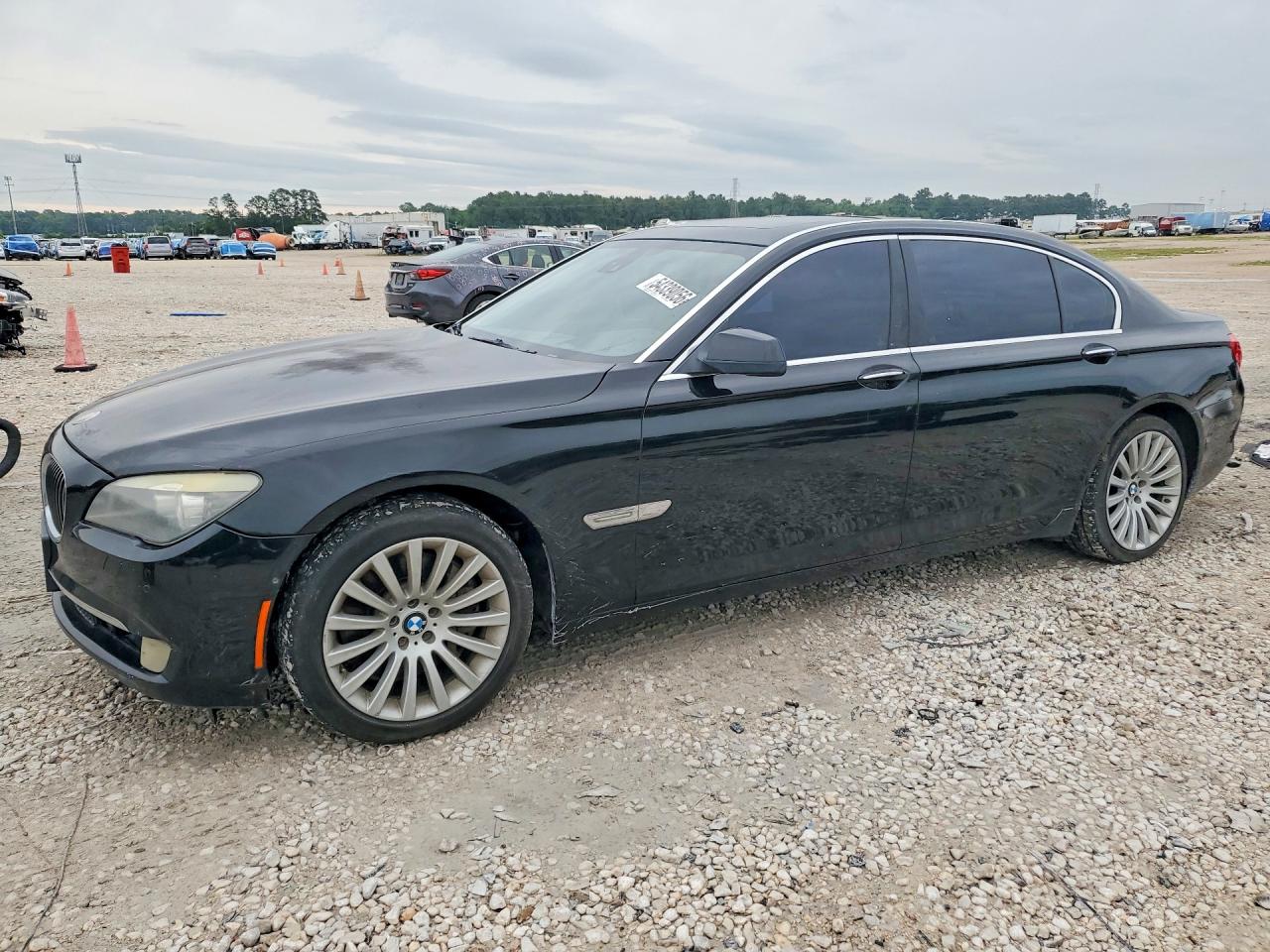 Salvage BMW 7 Series Image