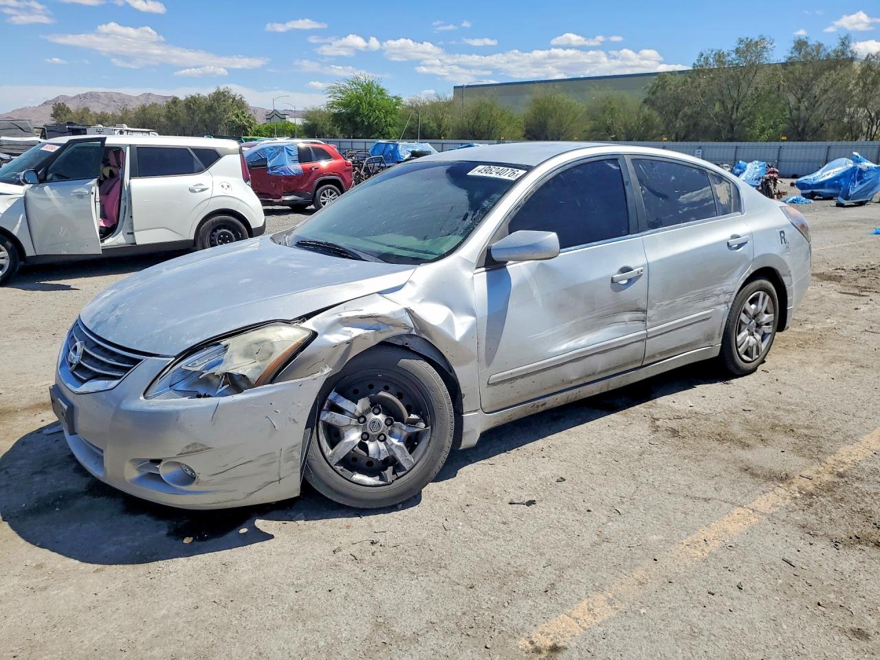 Salvage Nissan Altima Image