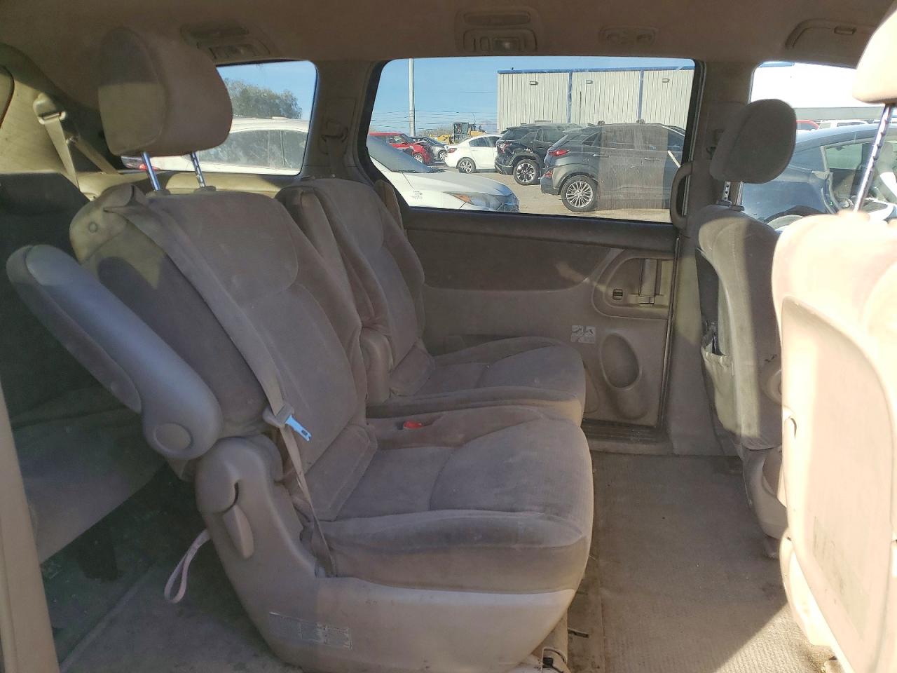 Toyota Sienna Ce