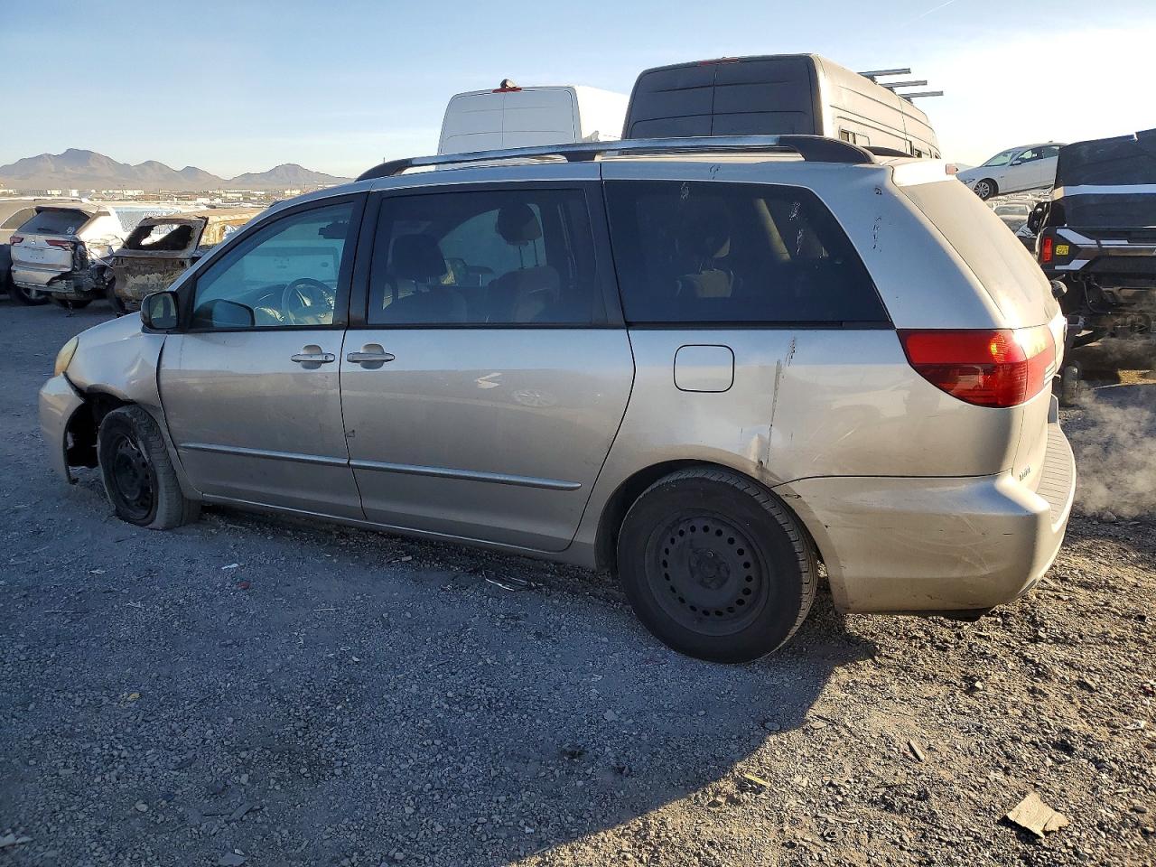 Toyota Sienna Ce
