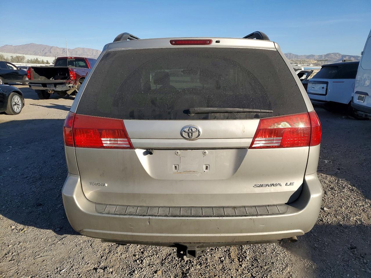 Toyota Sienna Ce
