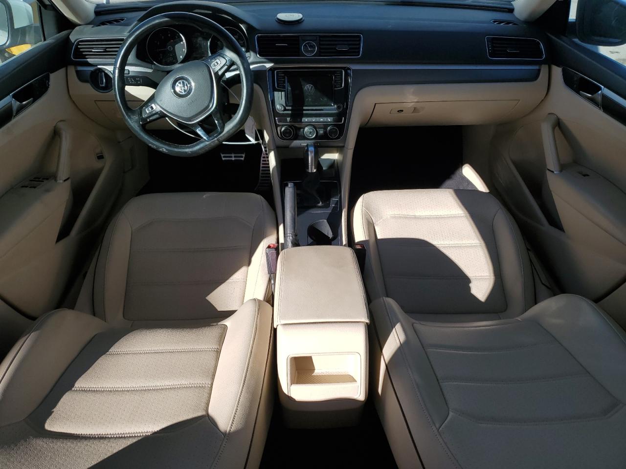 Volkswagen Passat R-line