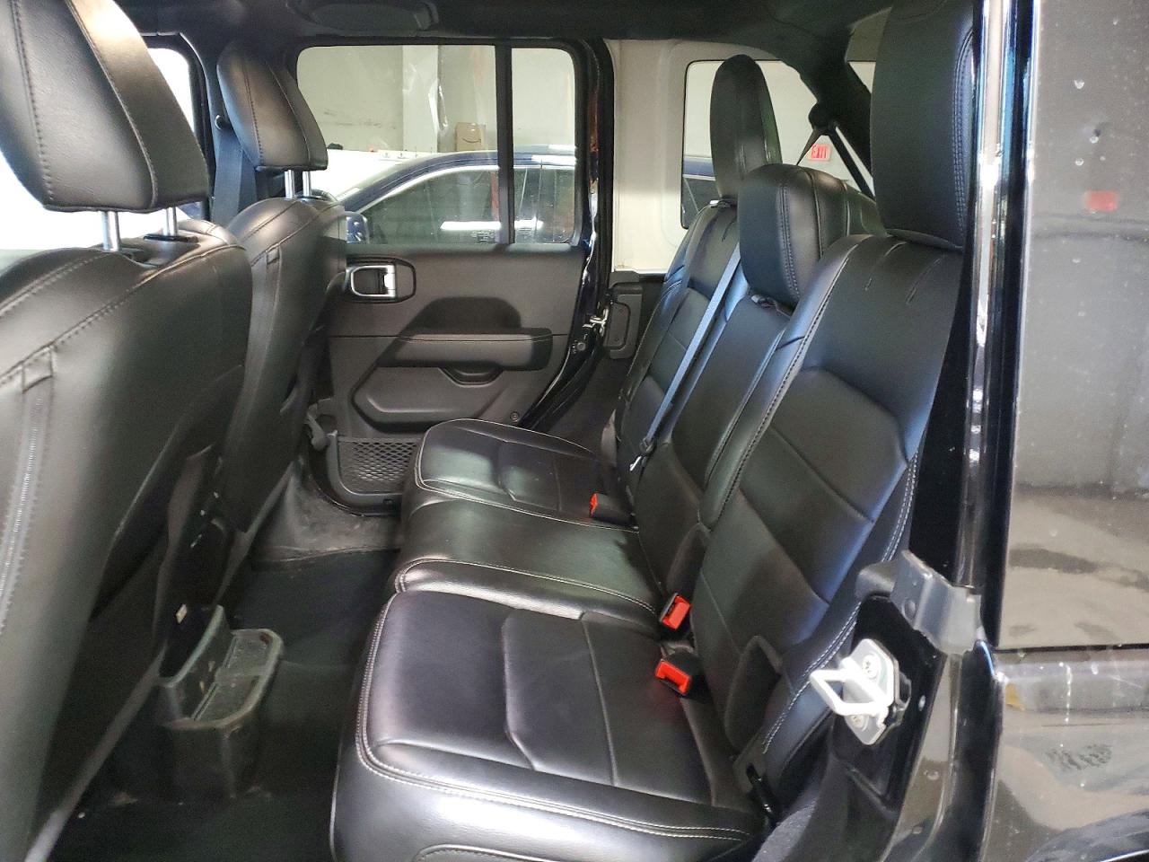 Jeep Wrangler Sahara