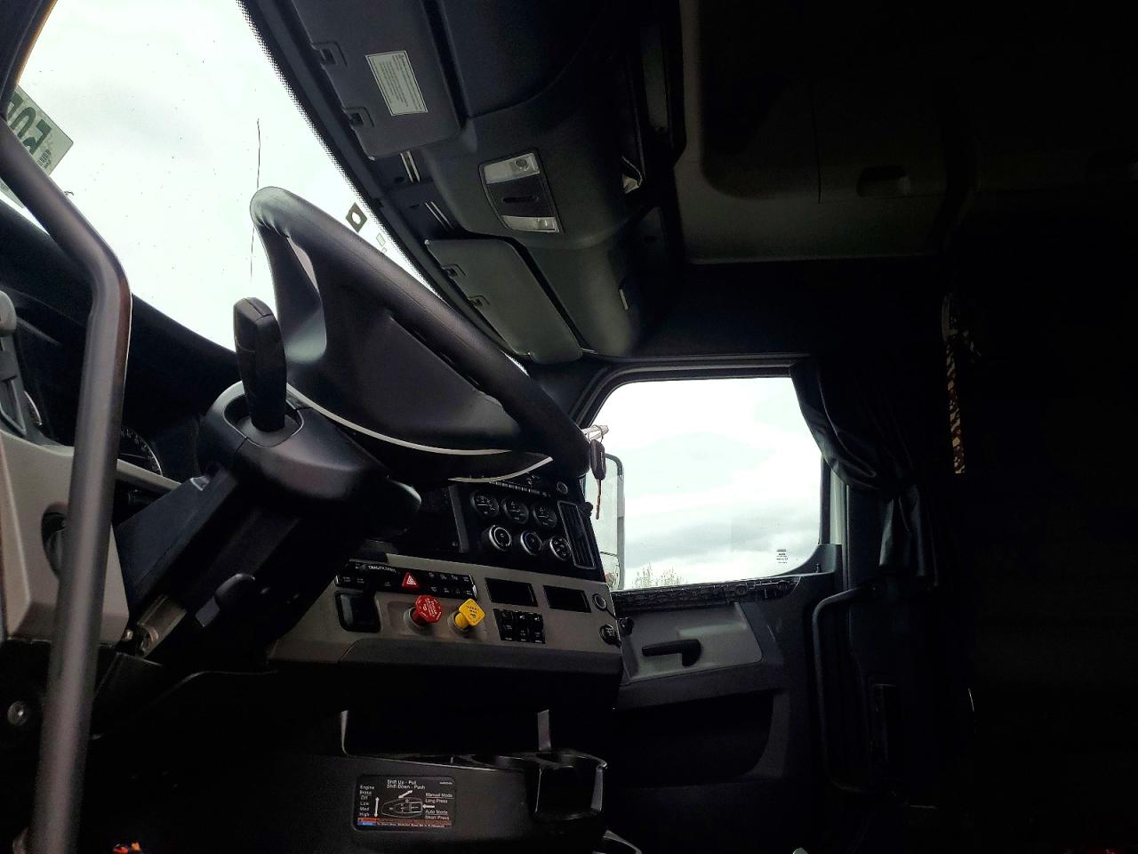 Freightliner Cascadia 126
