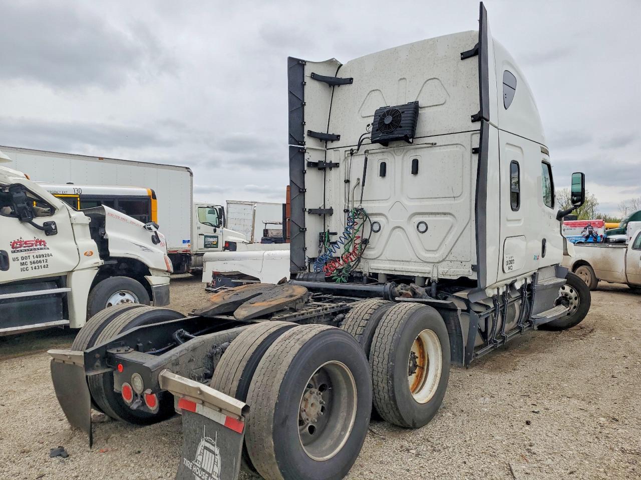 Freightliner Cascadia 126