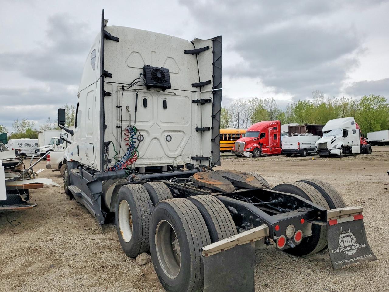 Freightliner Cascadia 126